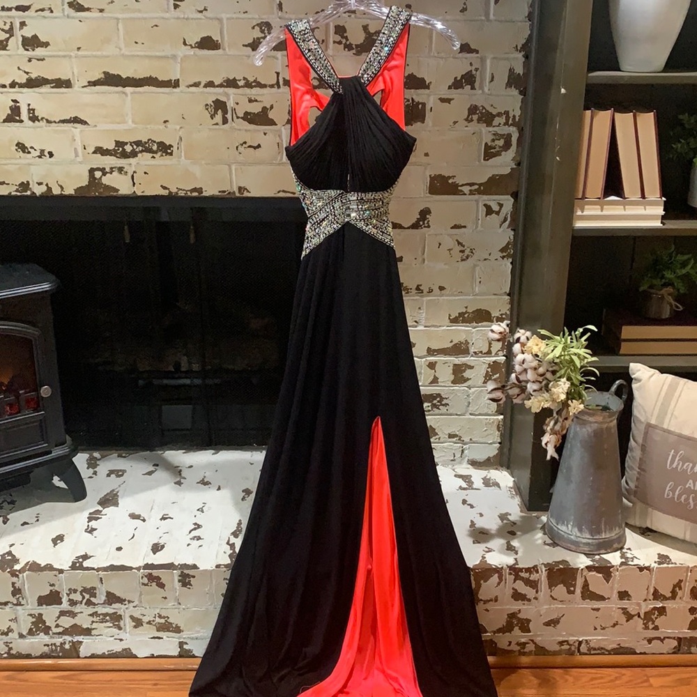 Betsy Adam’s size 6 dress.